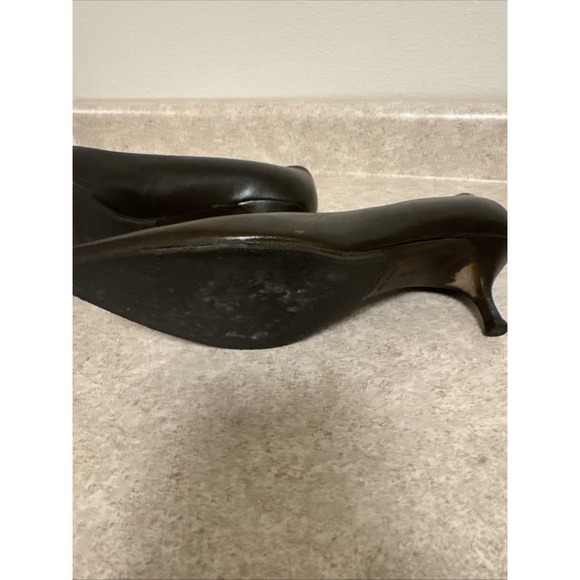 Saks Fifth Avenue Brown Heels Size 9 - Picture 11 of 13